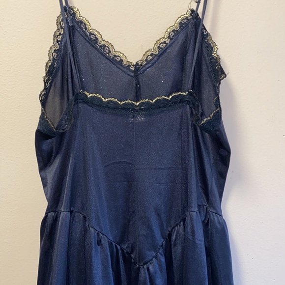 Vintage Stroke of Midnight Nightgown - Picture 10 of 11